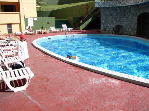 グアムプラザホテルのプール